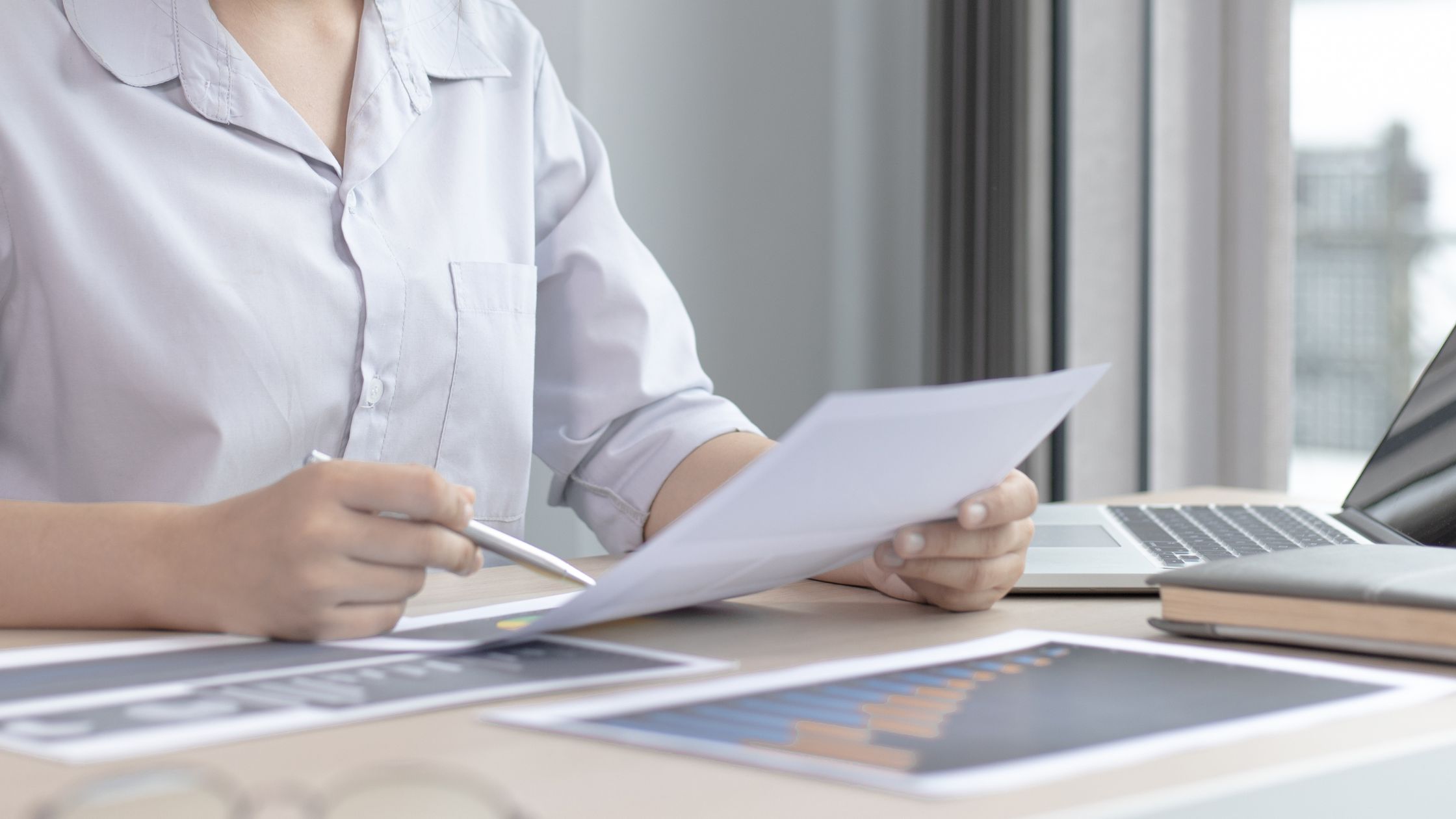 O guia completo sobre contratar redator para blog para empresas
